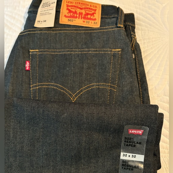 NWT LEVI JEANS - DARK WASH!! - Picture 6 of 10